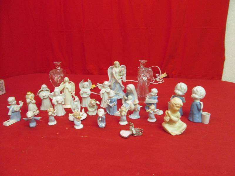 lot 44 image: angels