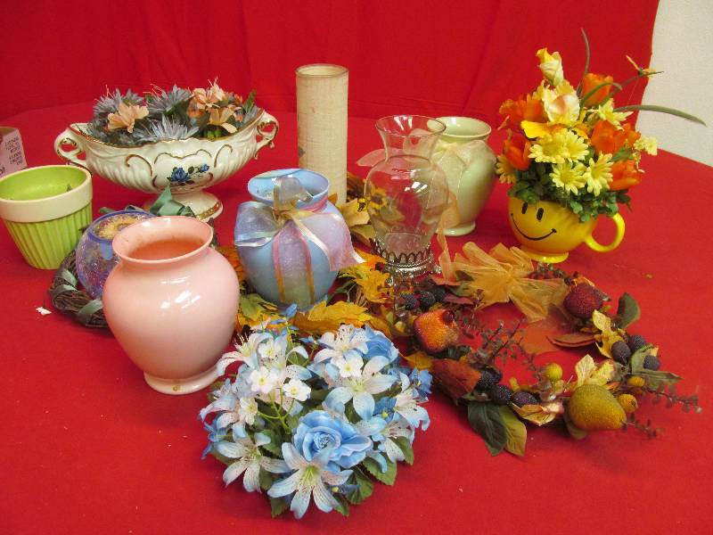lot 47 image: table dcor
