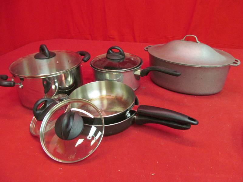 lot 60 image: cook ware