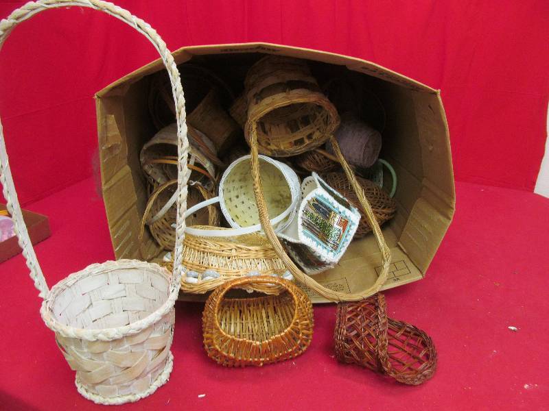 lot 62 image: baskets