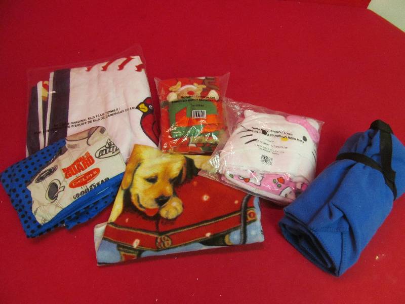 lot 82 image: kids towels