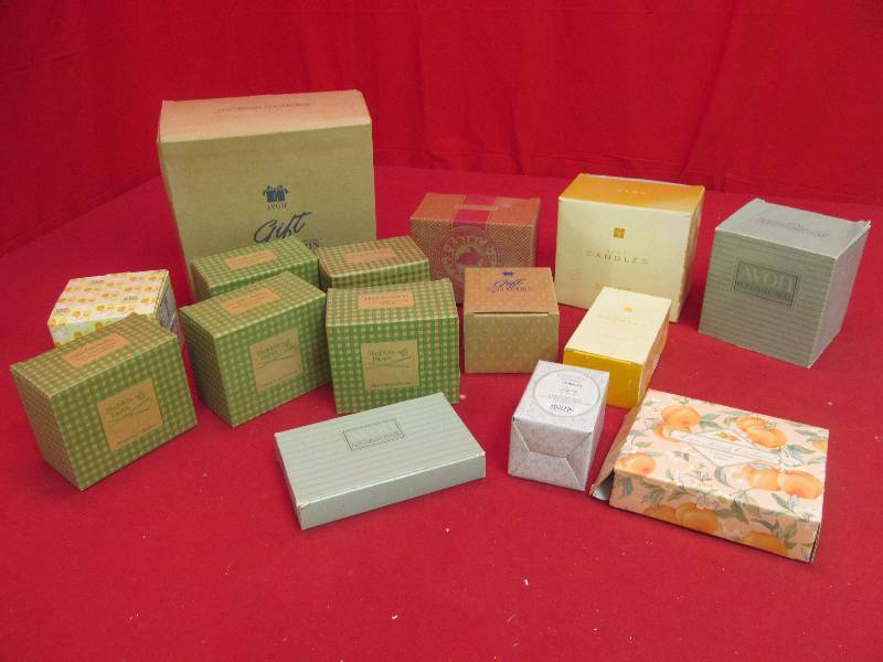 lot 85 image: Avon items