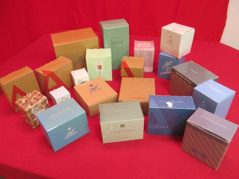 lot 89 image: Avon items