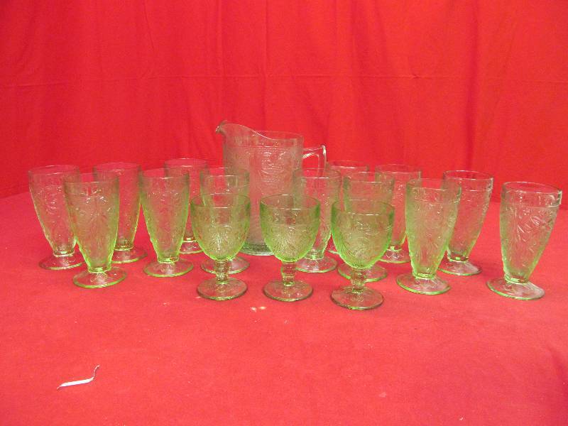lot 100 image: depression glass