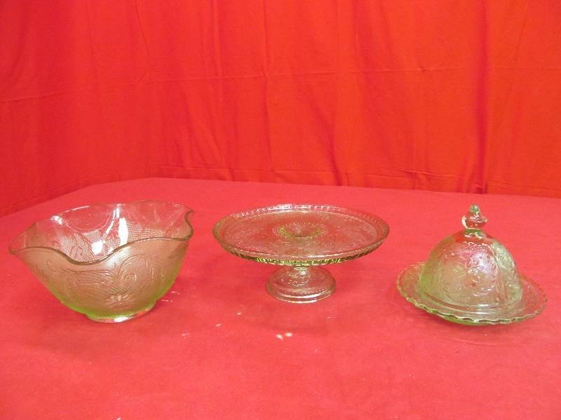 lot 101 image: depression glass