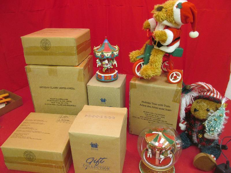 lot 106 image: Avon items
