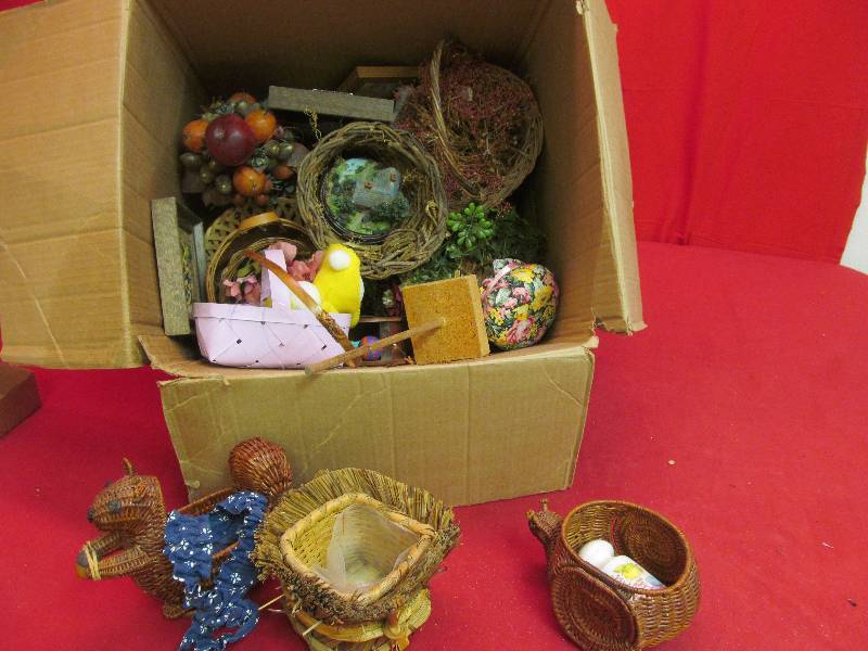 lot 107 image: baskets