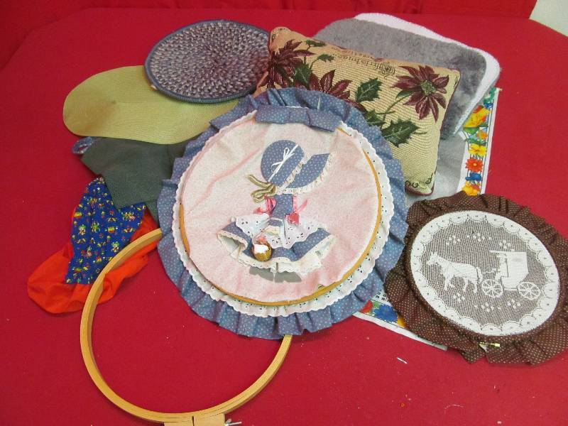 lot 118 image: linens