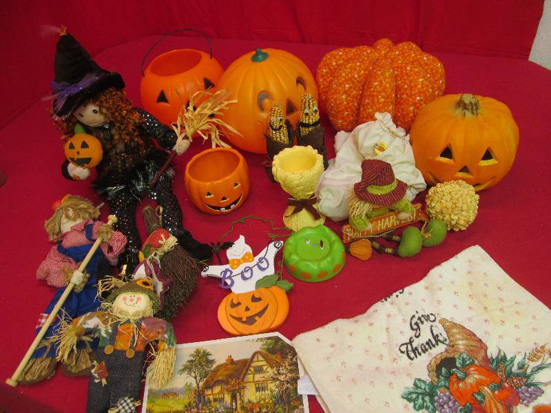 lot 127 image: holiday dcor