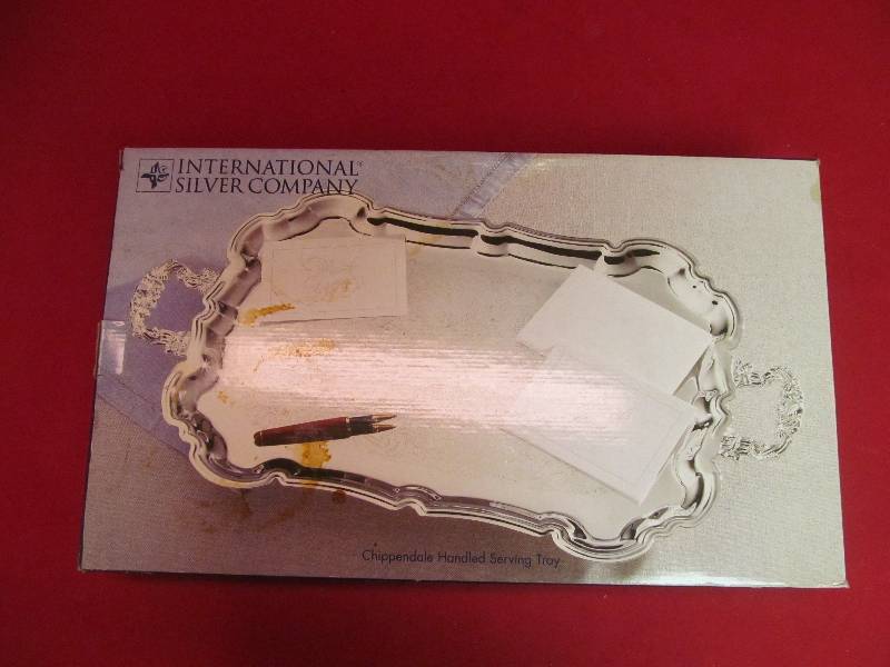 lot 134 image: International serving tray