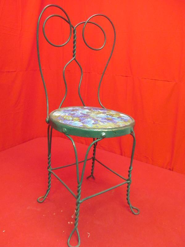 lot 137 image: vintage patio chair