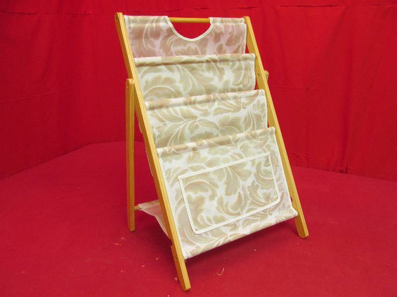 lot 152 image: magazine rack