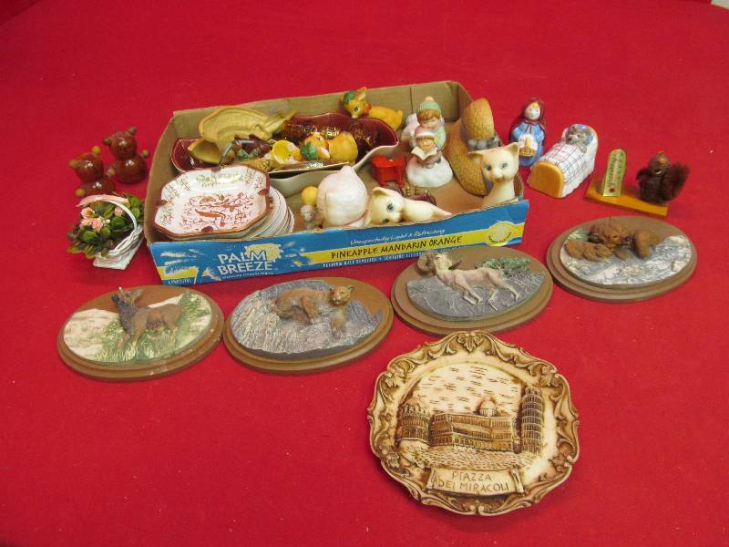 lot 154 image: wall dcor, accent pieces
