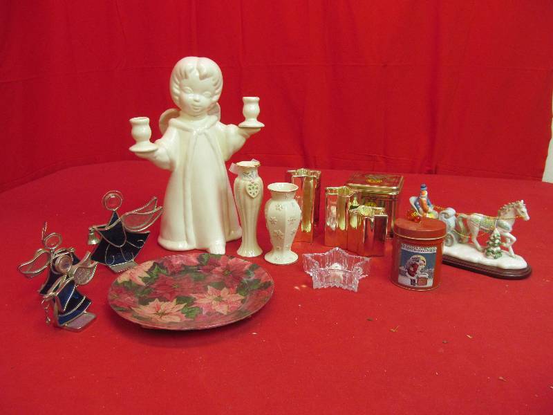 lot 155 image: angels, vases