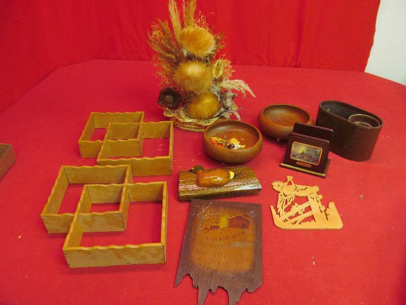 lot 156 image: shelves, bowls, dried arrangement