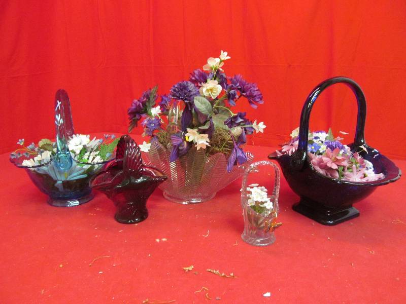 lot 158 image: glass baskets