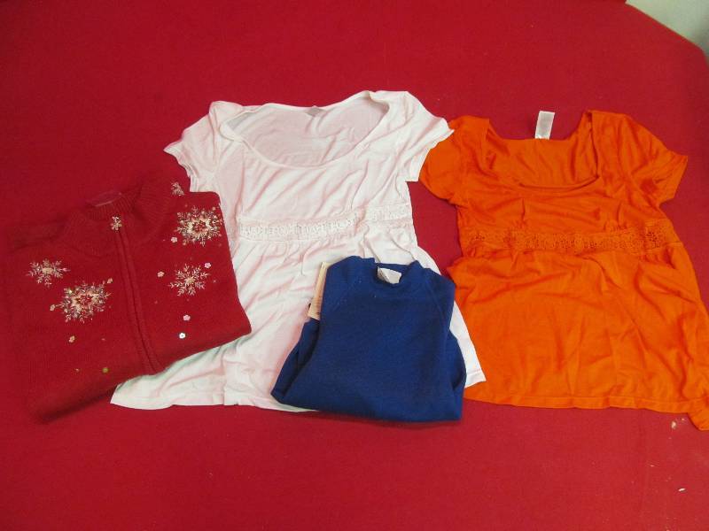 lot 163 image: sweaters