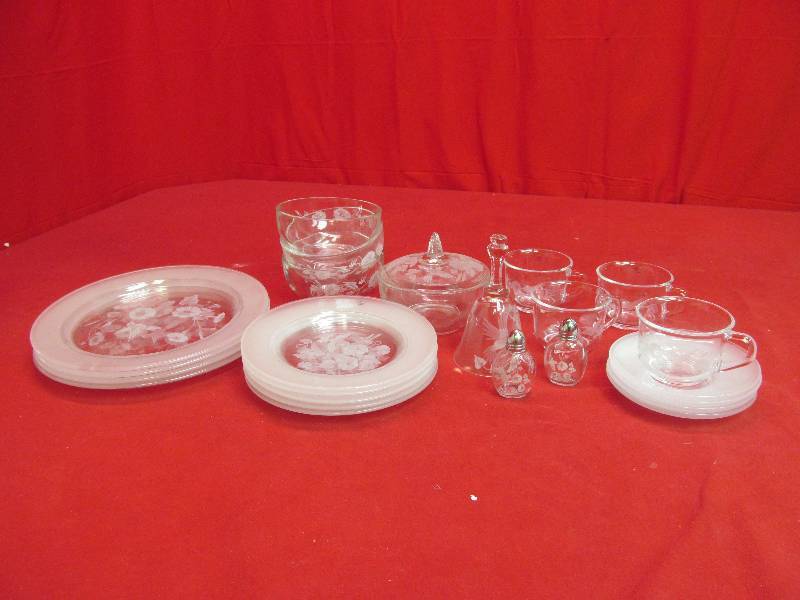 lot 199 image: glassware
