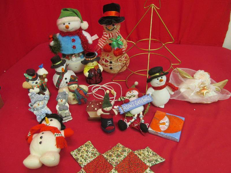 lot 202 image: snowman collection