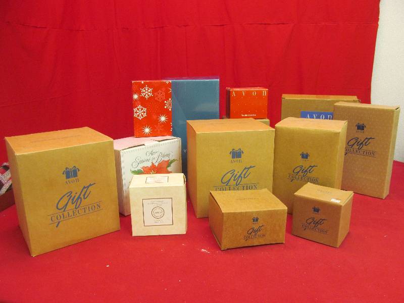 lot 219 image: Avon items