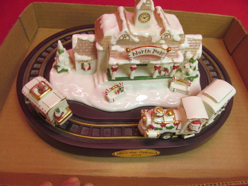 lot 227 image: Avon holiday express train display