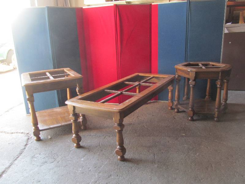 lot 229 image: coffee table, end tables