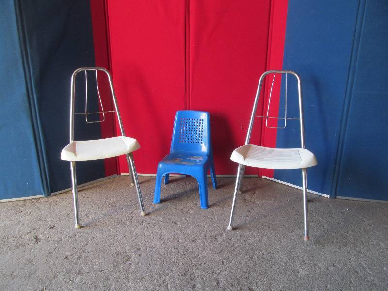 lot 232 image: childrens chairs