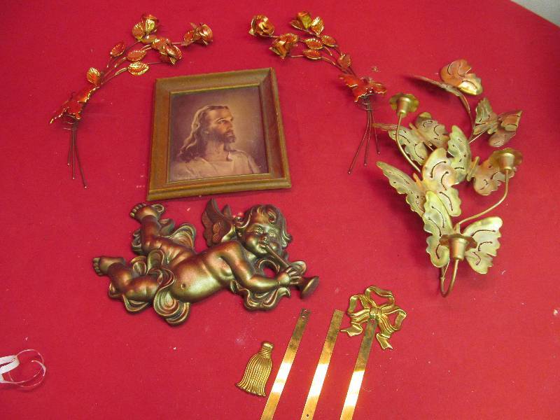 lot 236 image: wall dcor