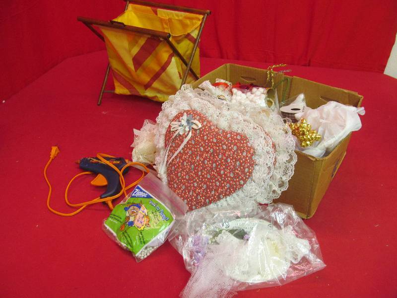 lot 239 image: craft items