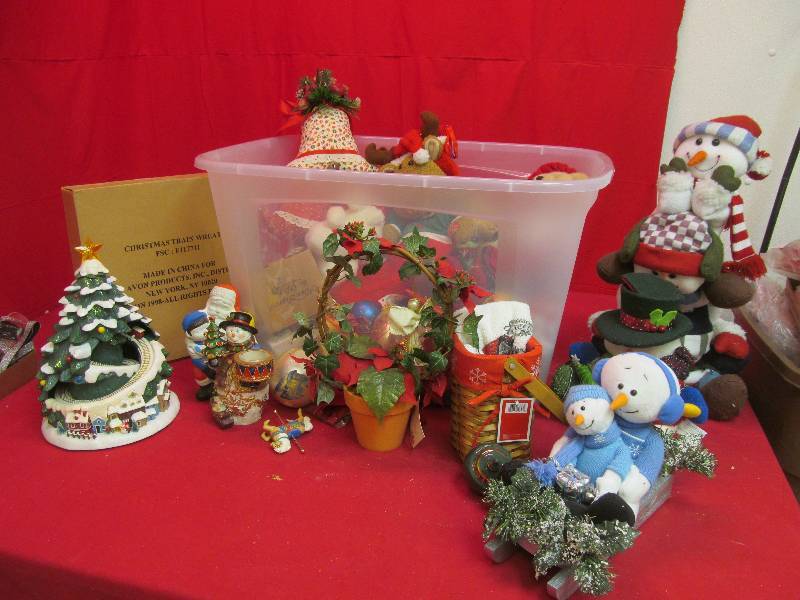 lot 248 image: holiday dcor