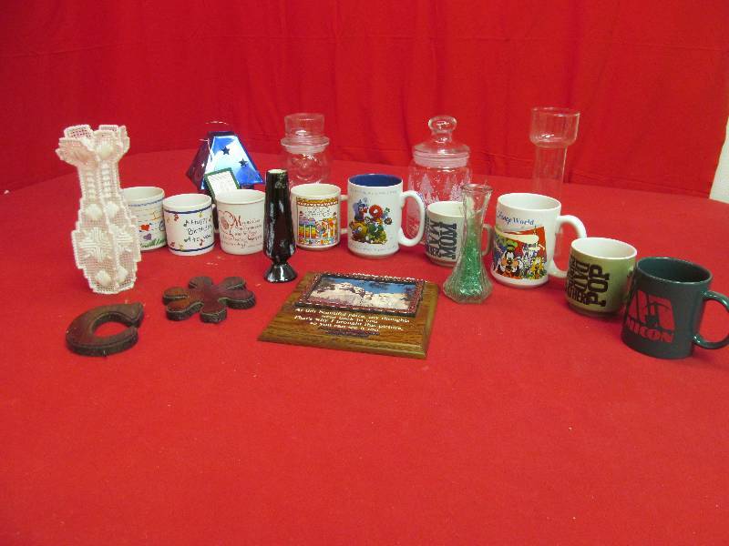 lot 261 image: dishes