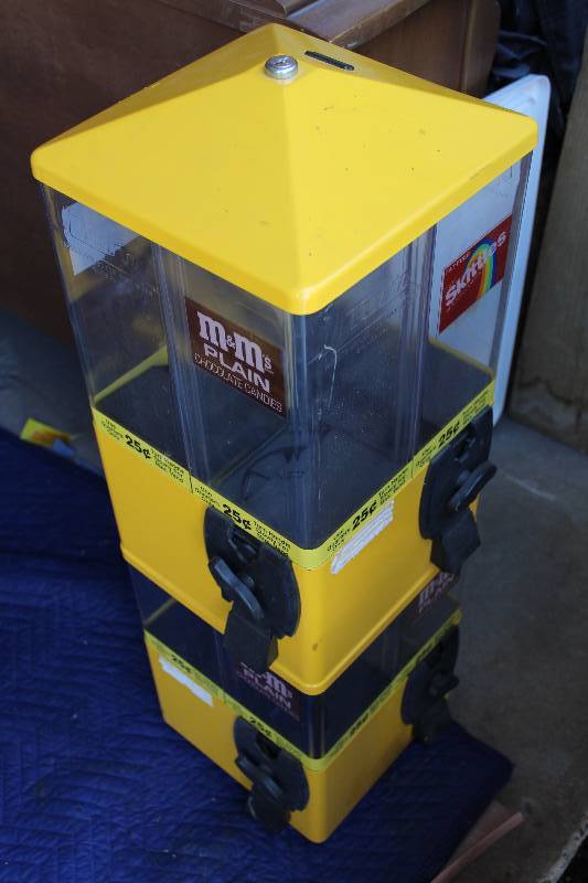 lot 651 image: U-Turn 8 Head Vending Terminator