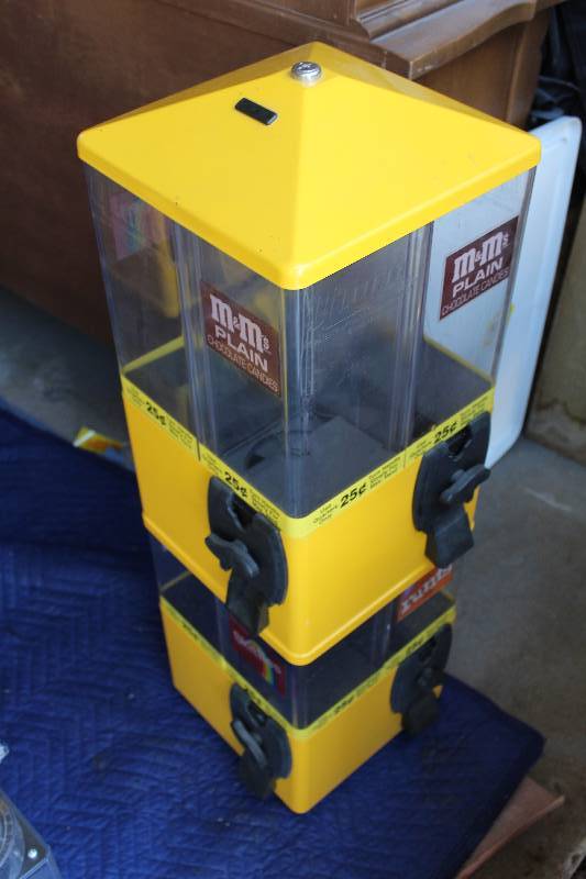lot 652 image: U-Turn 8 Head Vending Terminator