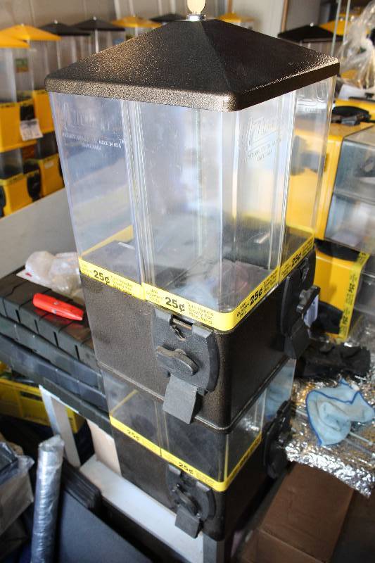 lot 650 image: U-Turn 8 Head Vending Terminator