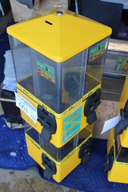 lot 661 image: U-Turn 8 Head Vending Terminator