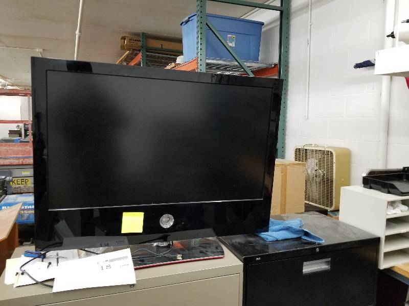 lot 18 image: 2008 LG 42in. Flat Screen TV