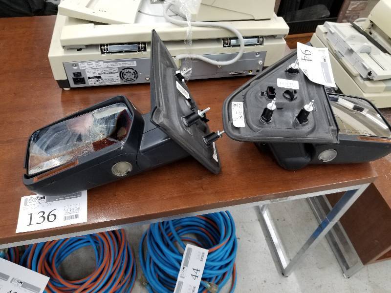 lot 94 image: Lot of (2) Side Mirrors