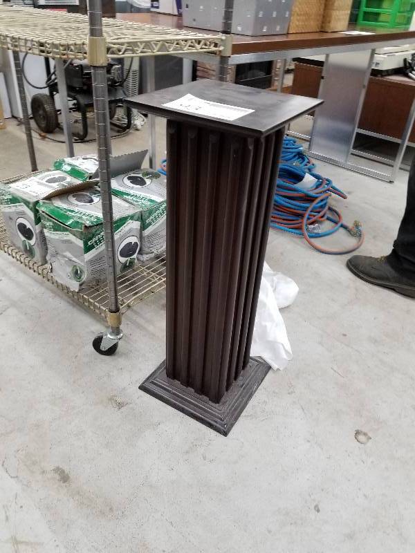 lot 93 image: Speaker Podium
