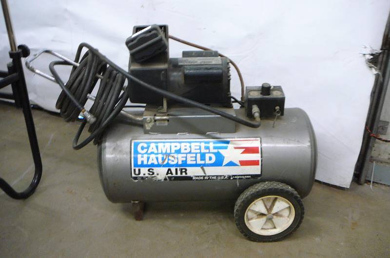 lot 18 image: Air Compressor
