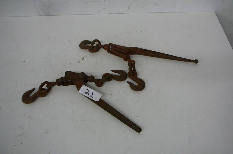 lot 22 image: Chain Binders