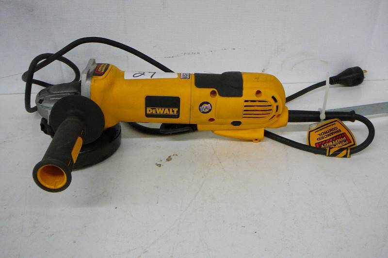 lot 29 image: Dewalt 4-12 Angle Grinder