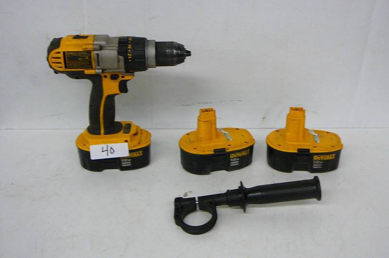 lot 40 image: Dewalt XRP 12 Drill Driver Hammer Drill
