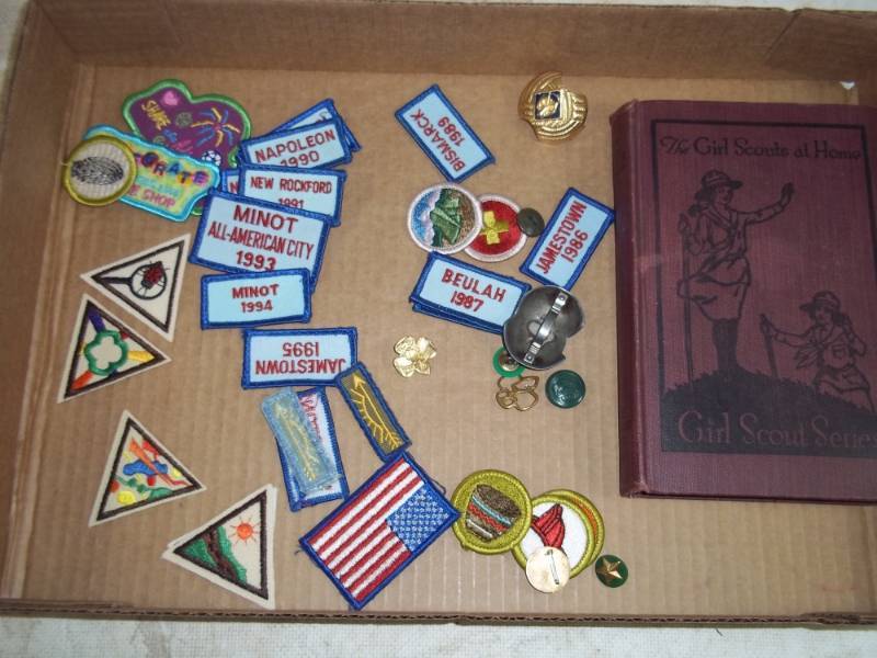 GirlBoy Scout patches,pins,buttons,1921 GS Book