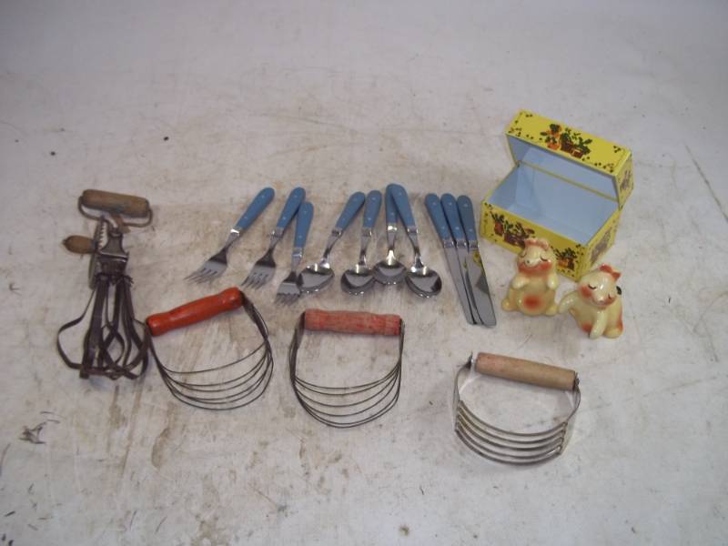 Kitchen Utensils,Flatware,Recipe Box,Vantellingen Bunny S&P Shakers