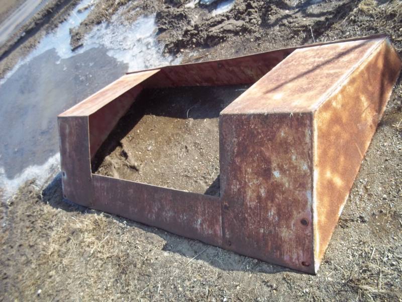 lot 7 image: Snow Bucket