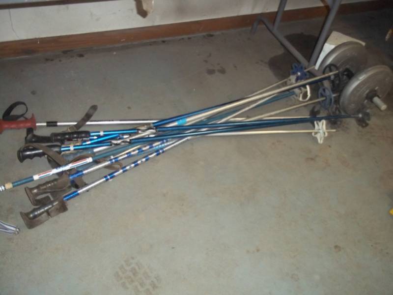 lot 21 image: Aluminum Ski Poles and weight