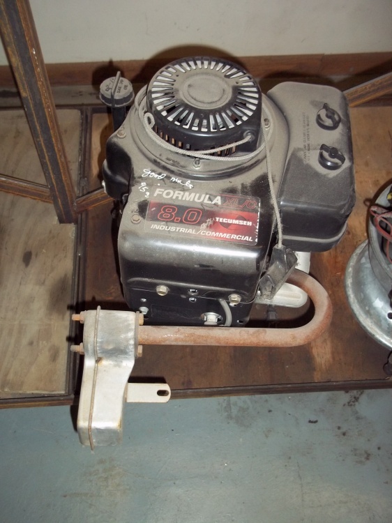 lot 27 image: Tecumseh 8 Vertical engine