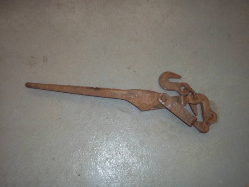 lot 52 image: Load Binder