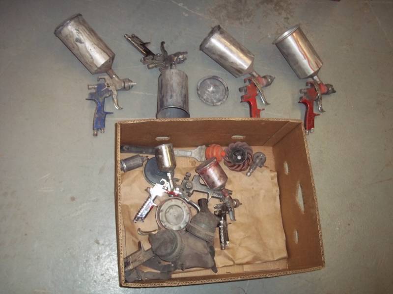 lot 61 image: Painting Guns and supplies