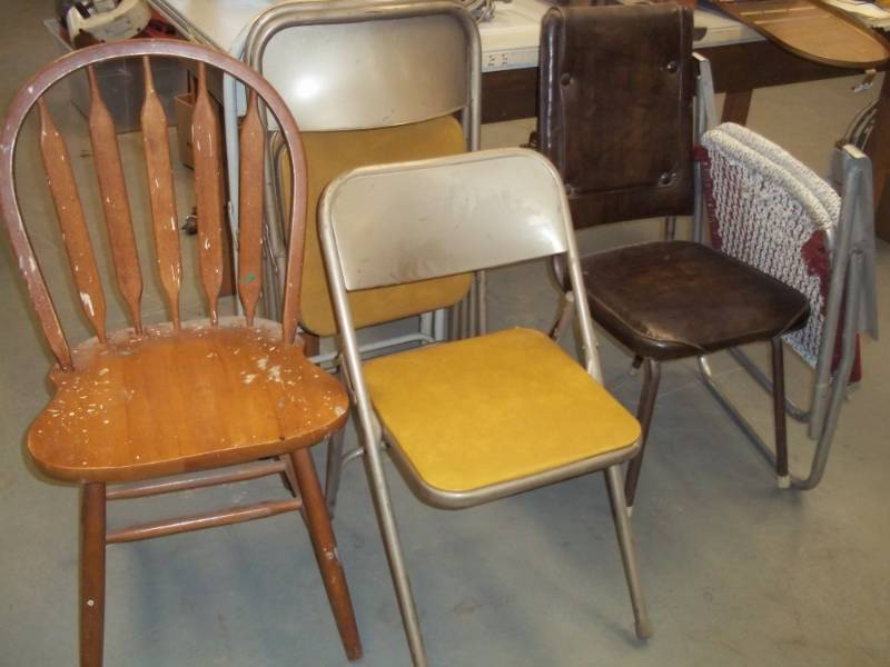 lot 63 image: 3 Folding Chairs